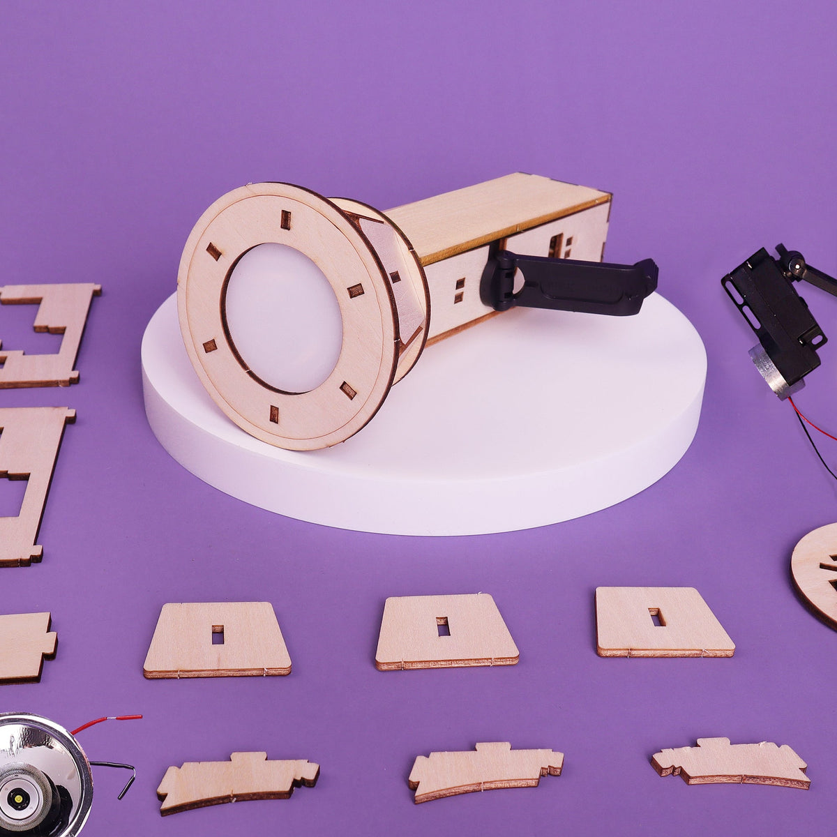 Hand-Crank Flashlight DIY Kit, Educational STEM Toy
