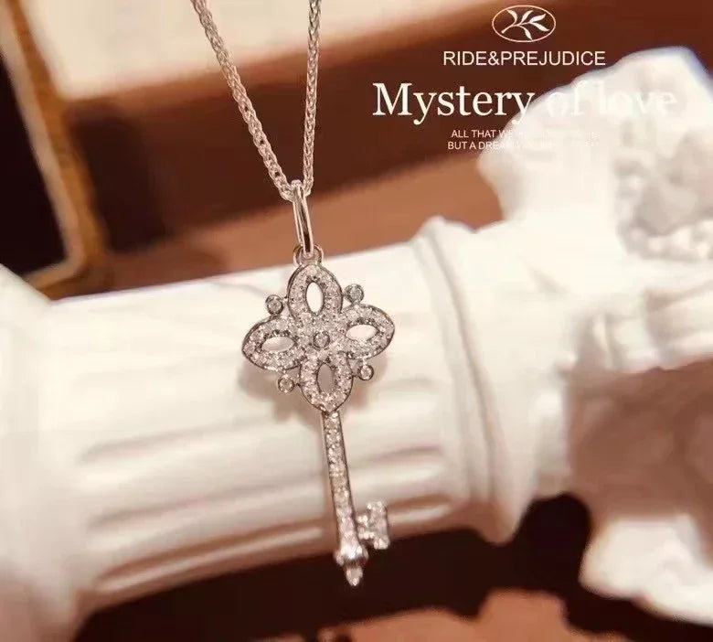 925 Sterling Silver Pave Crystal Vintage Key Pendant 14k Gold Plating Necklace Women Light Luxury Temperament Dress Jewelry