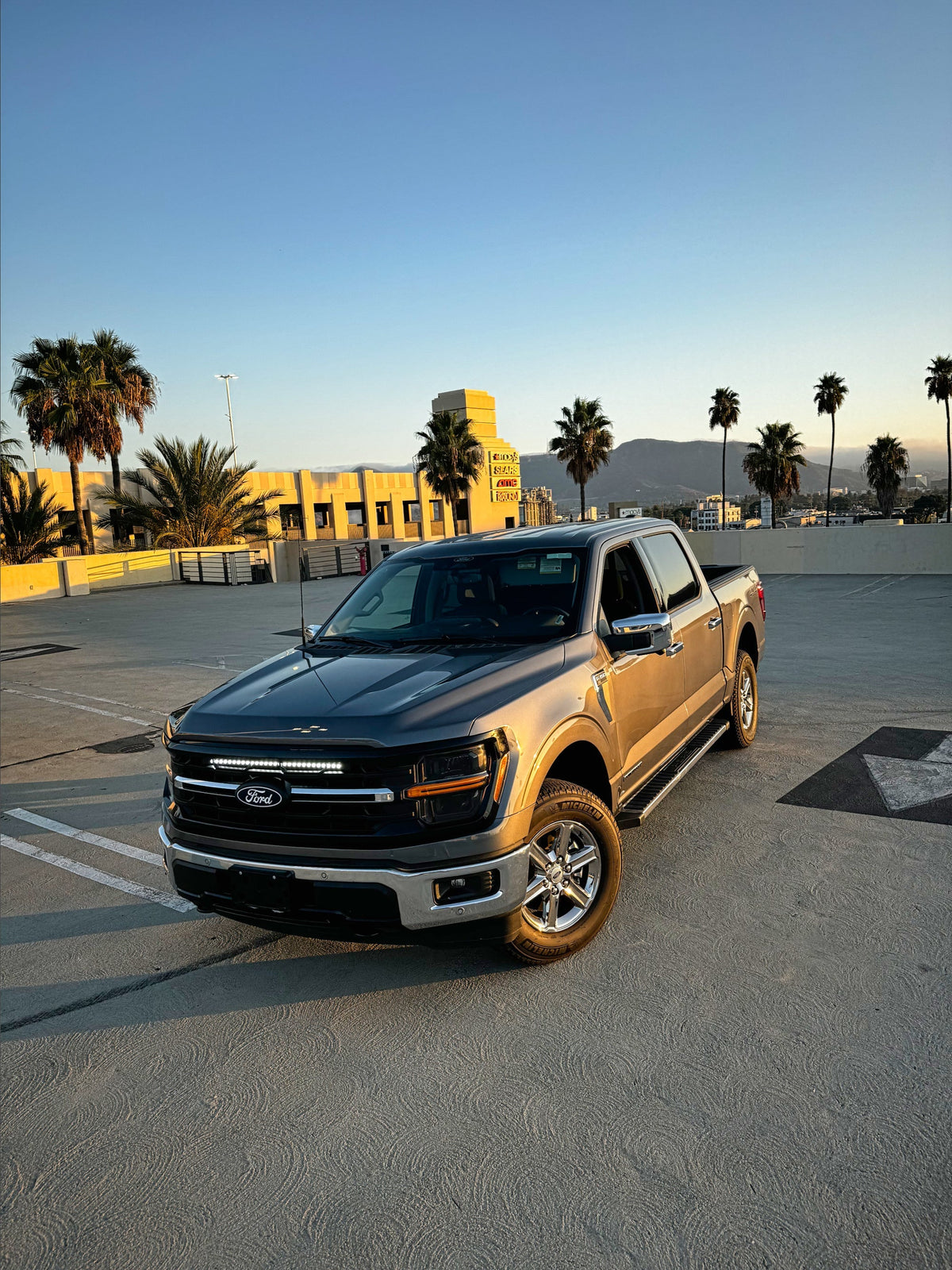 2024+ Ford F150 Single 30in Light Bar