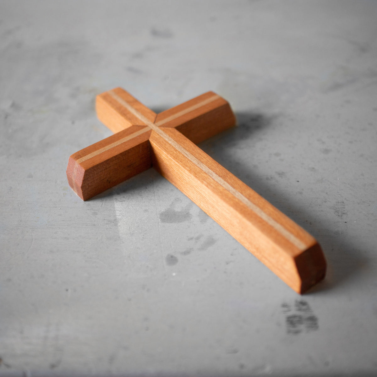 The Thinline Cross
