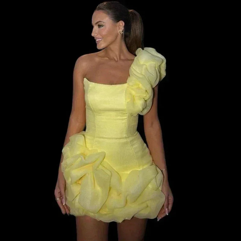 New fashion and sexy solid color wrapped chest dress, women's temperament decorative pleated ruffled edge party dress