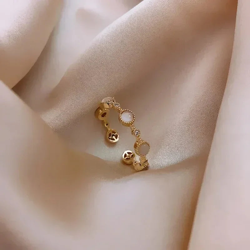 Light Luxury Gold Plated Leaf Opening Ring Exquisite Geometric Beehive Zircon Index Finger Ring Trend Wedding Party Jewelry Gift