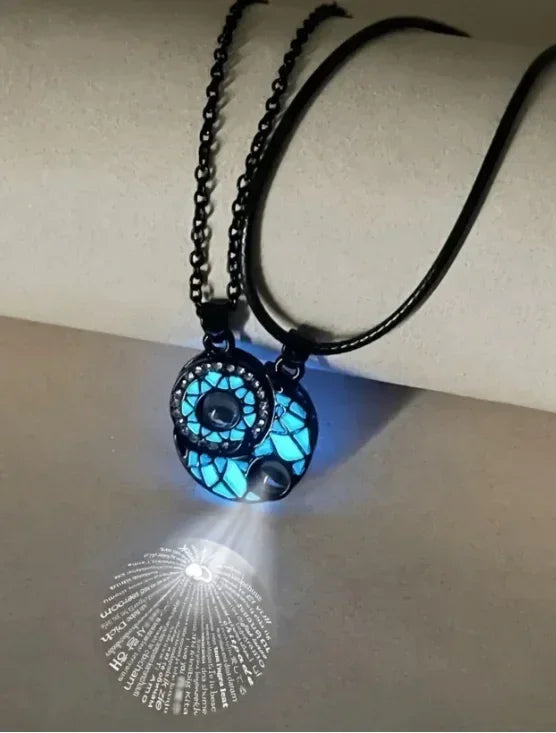 2Pcs Glowing Moon and Sun Projection Couple Necklaces in 100 languages expressing "I love you" - fashionable gift jewelry