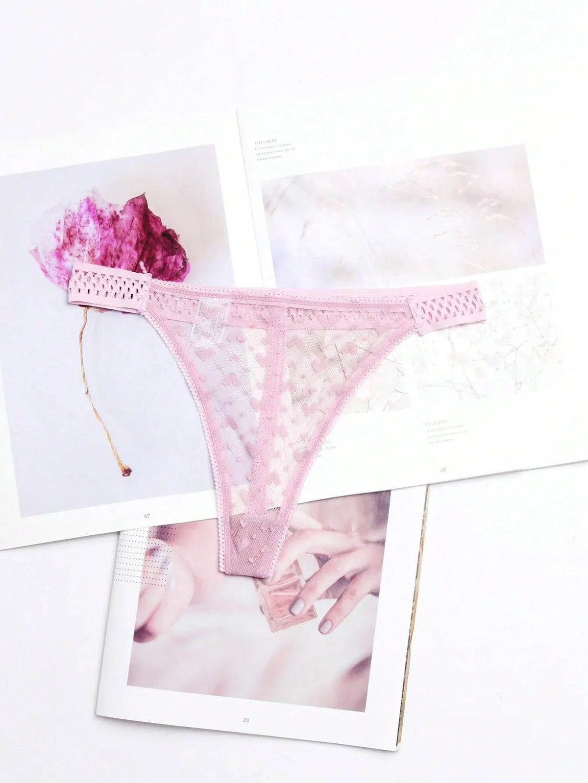 Women ruffles Underwear Invisible Seamless T Panties G-String Female Sexy Thongs Intimates Lingerie Ladies Briefs 1pcs abc01