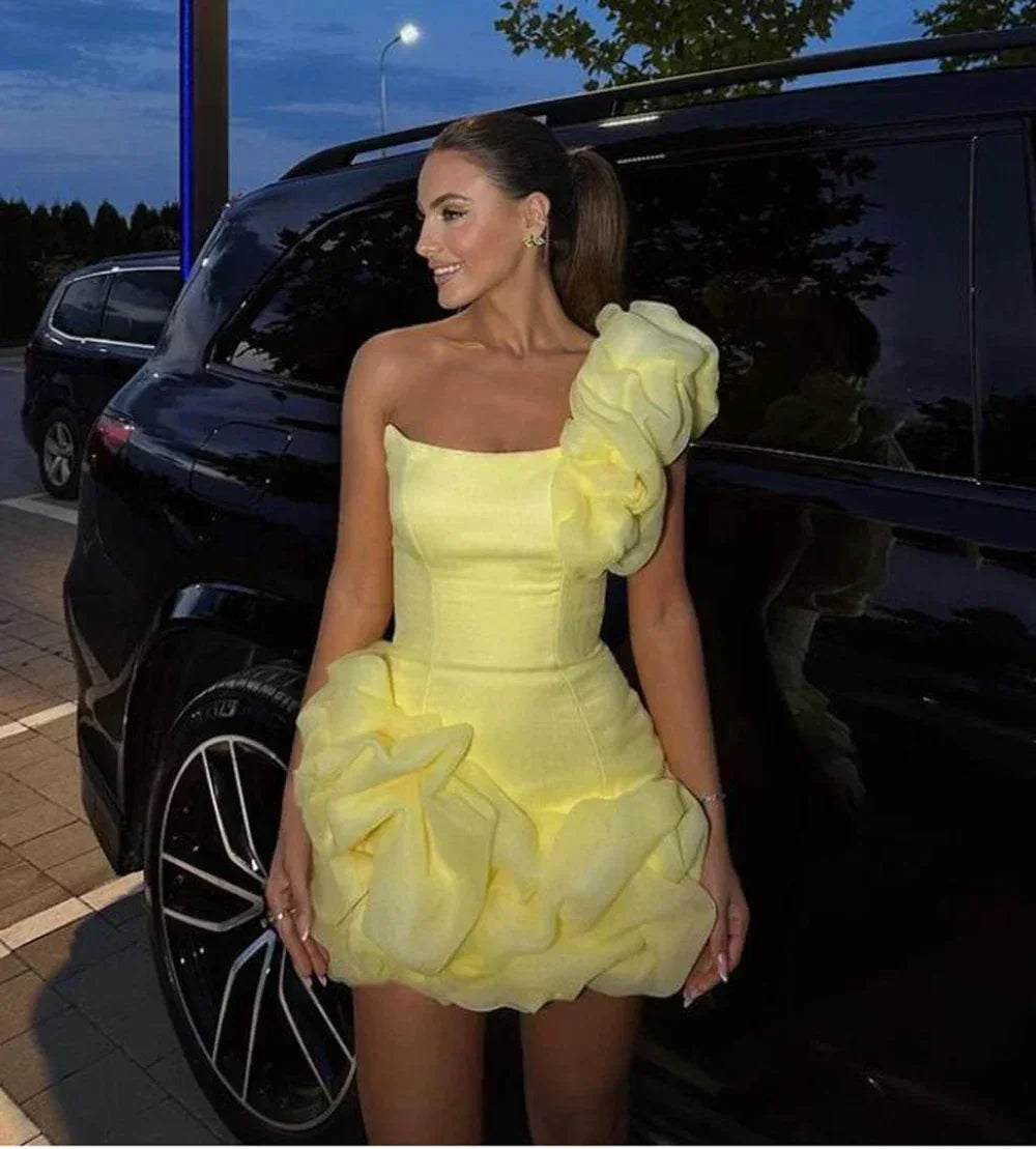 New fashion and sexy solid color wrapped chest dress, women's temperament decorative pleated ruffled edge party dress