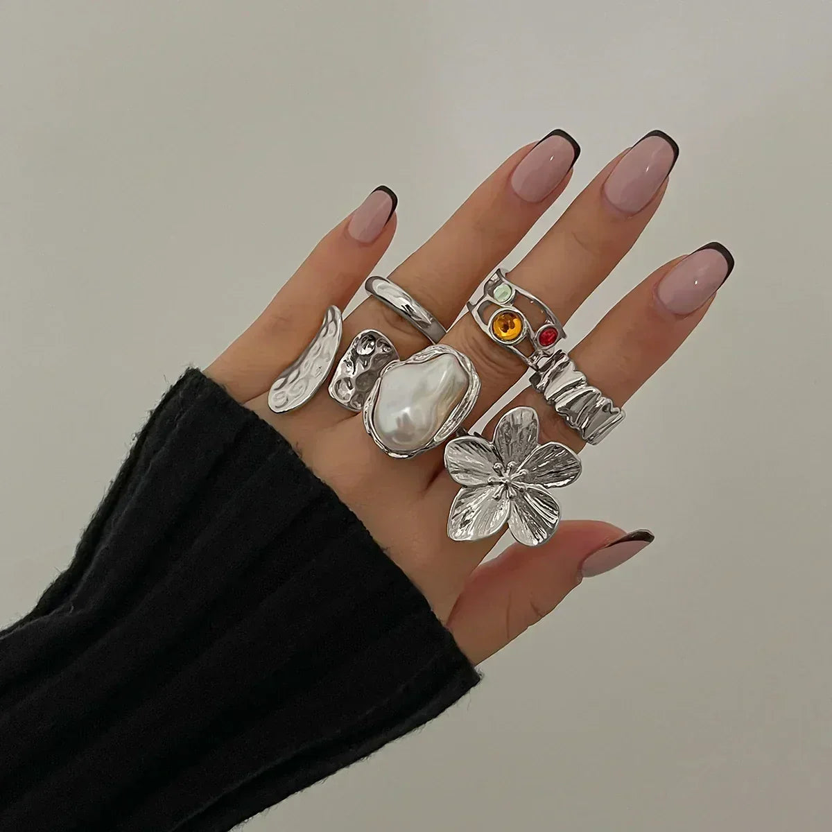 Ingemark 2025 New Irregular Exaggerated Metal Flower Open Rings Women Elegant Baroque Imitation Pearl Ring Jewelry Accessories