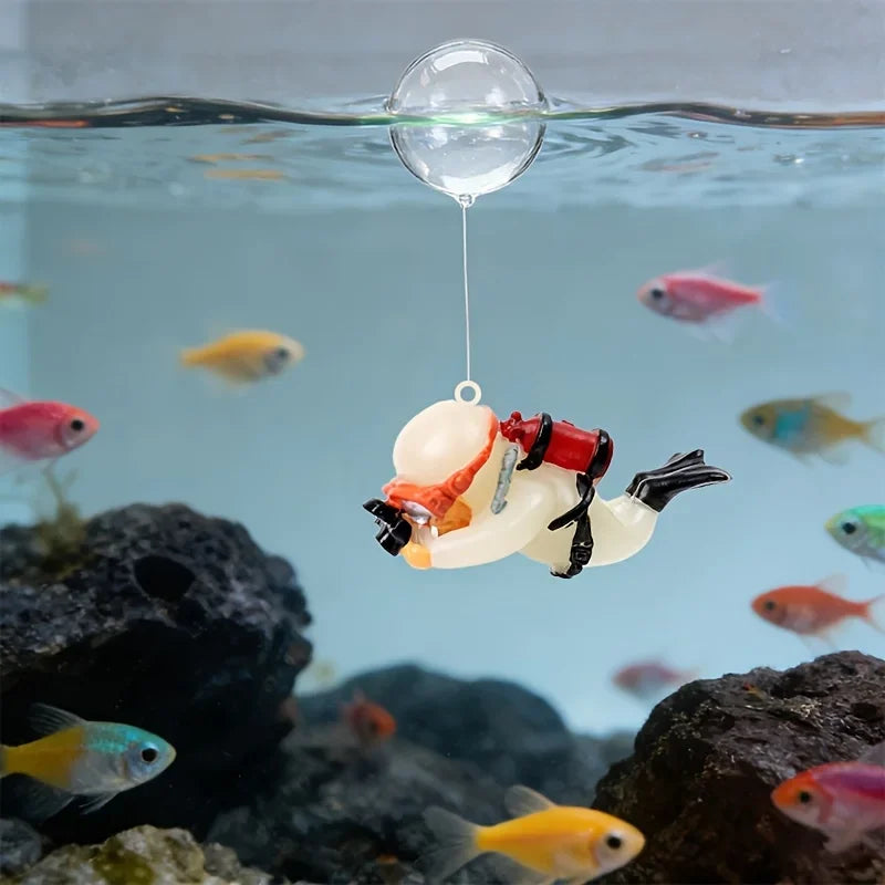 Fish Tank Decoration Resin Landscaping Small Ornaments Mini Diver Glow Aquarium Decor Floating Ball Aquarium Accessories