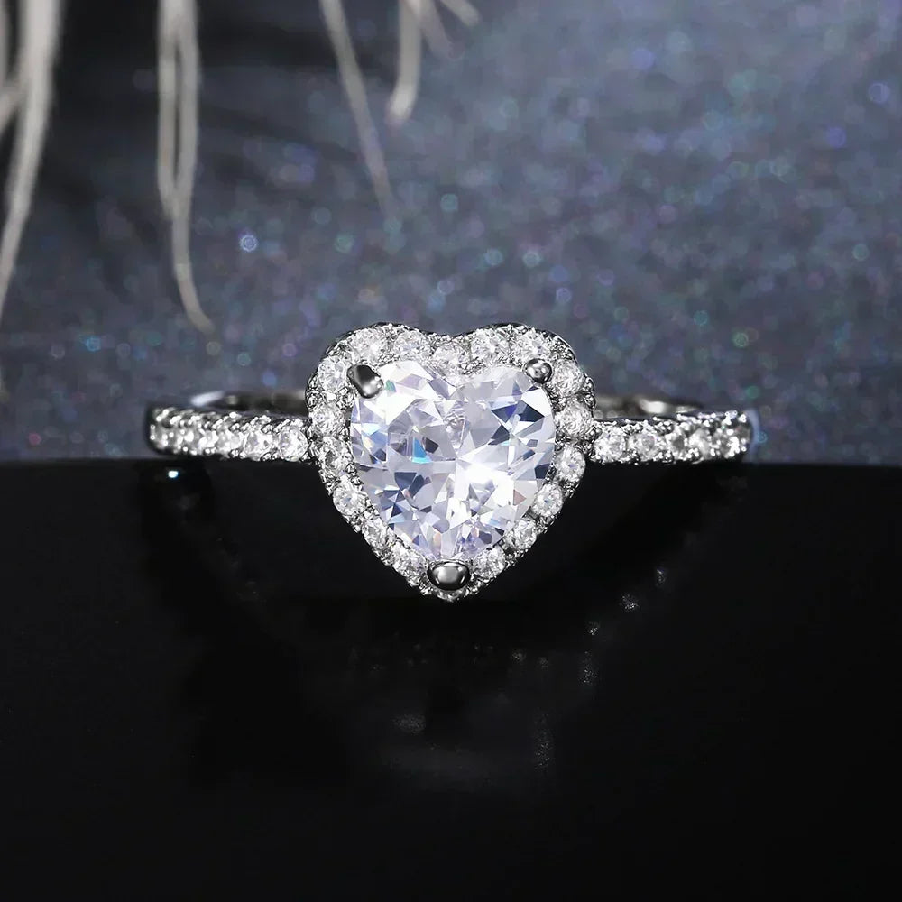 2025 New European and American Peach Heart Ring Women's Personalized Love Shaped Zircon Inlaid Diamond Fashion Jewelry Wholesale