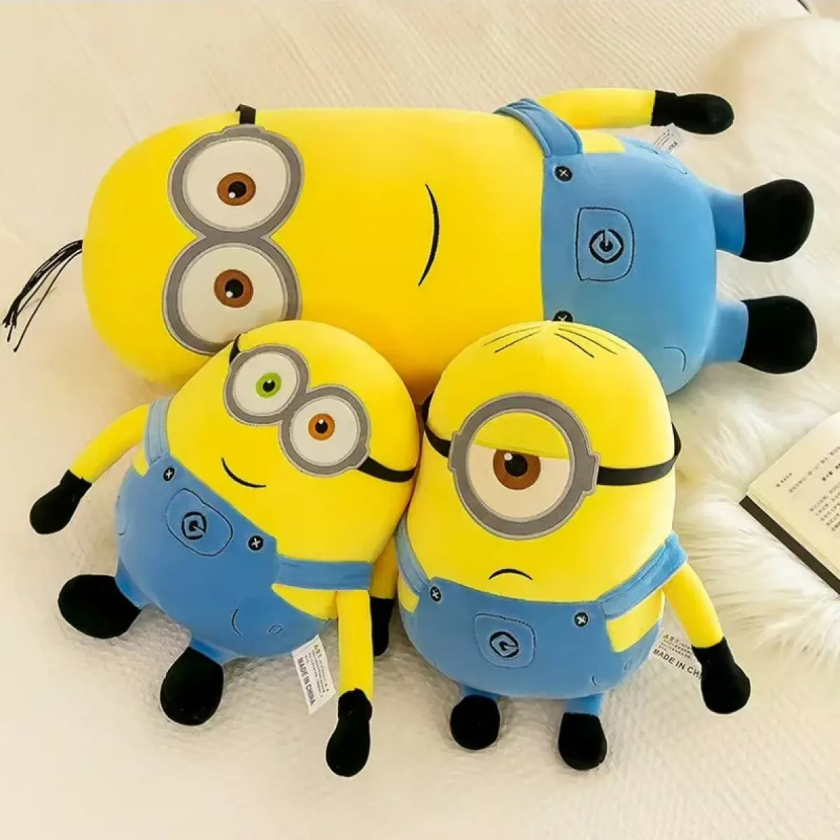 Kawaii Minions Plush Toys – 30-40cm Soft Dolls for Birthday Gift
