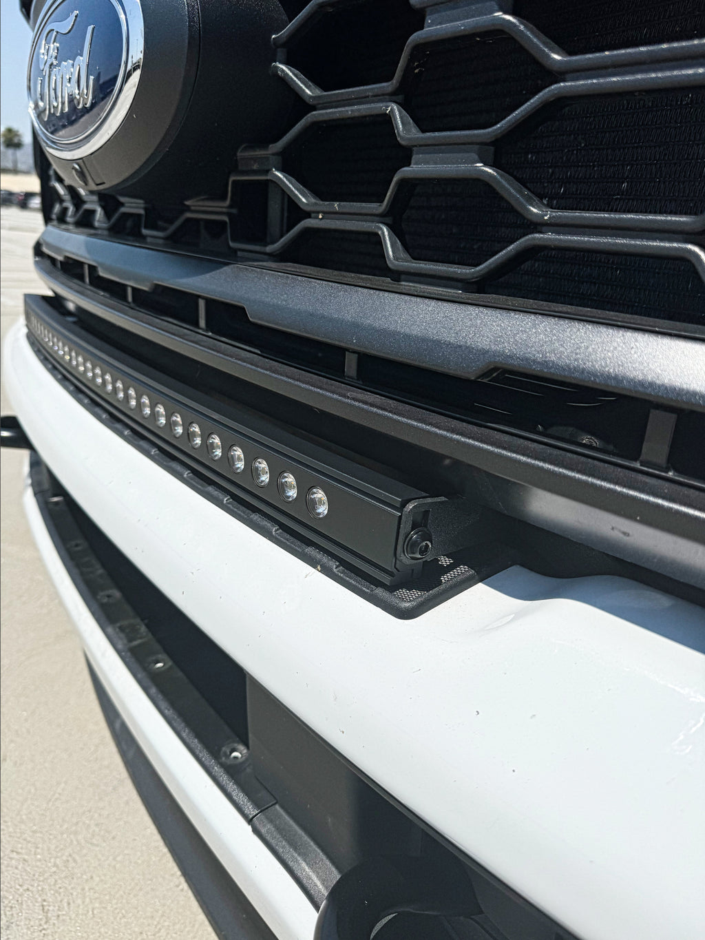 2023+ Ford Super Duty F250/350/450 30in Light Bar -  Slim