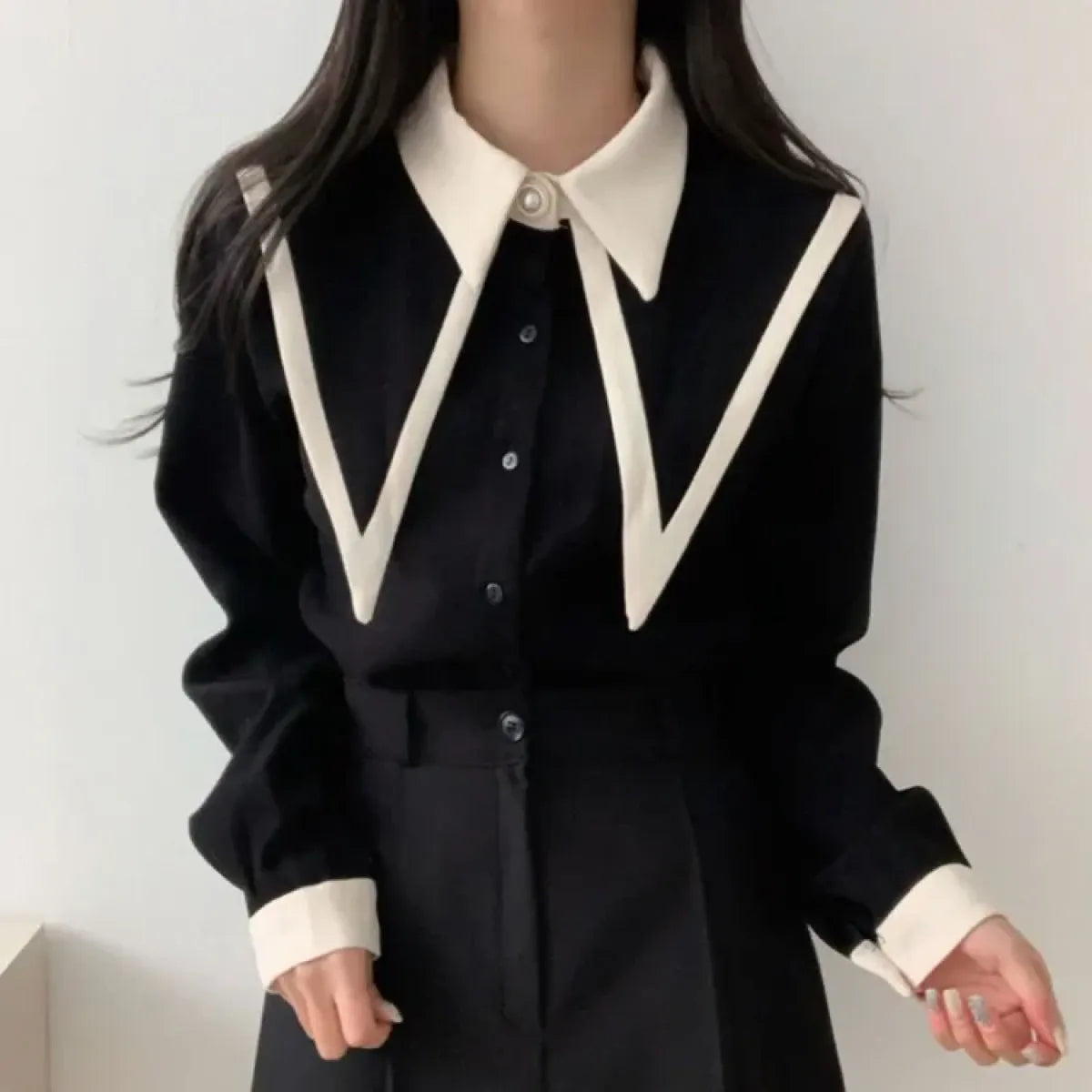 Vintage Peaked Collar Blouse – Elegant Puff Sleeve Button-Up Shirt