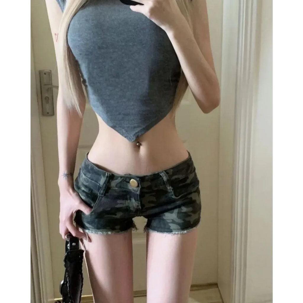 Y2K Grunge Camo Denim Shorts – Vintage Low Waist Bodycon Jeans